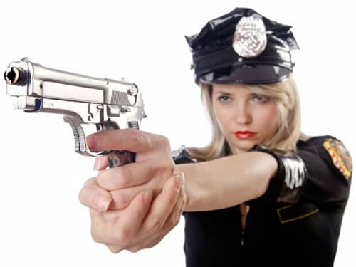 被警察抓