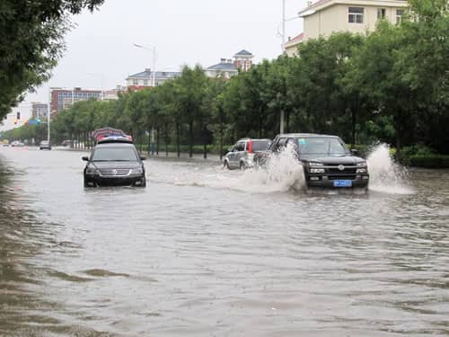 发洪水